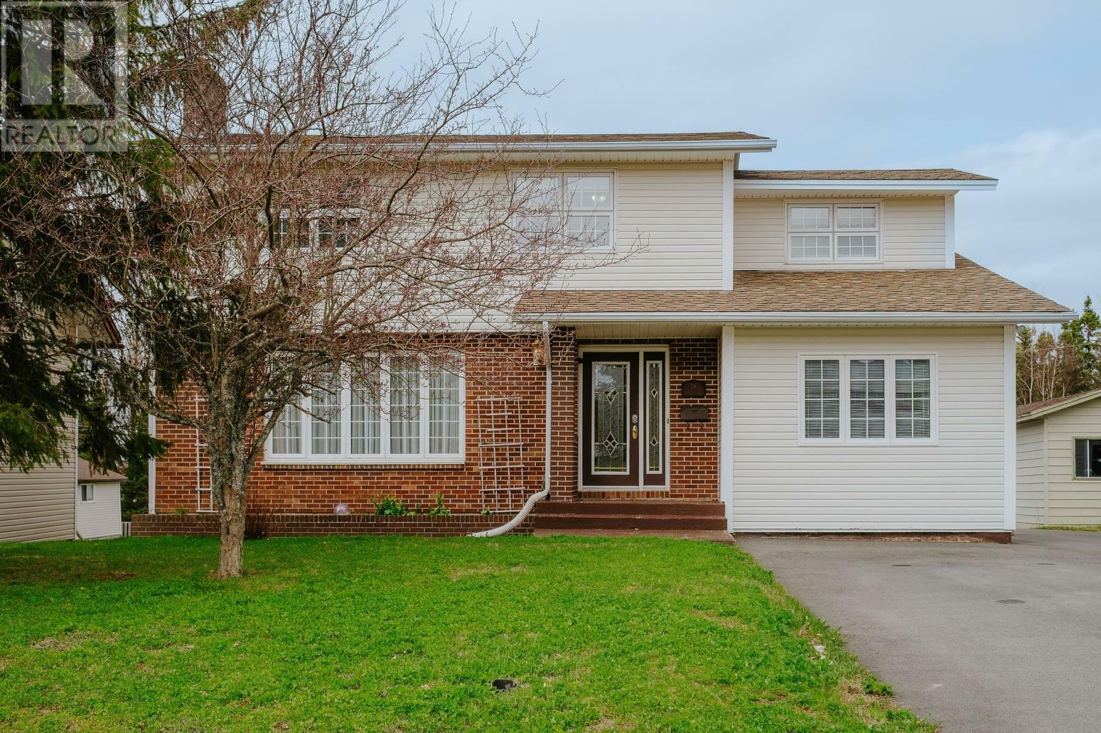 39 Raynham Avenue  Gander NL A1V 2J3 photo