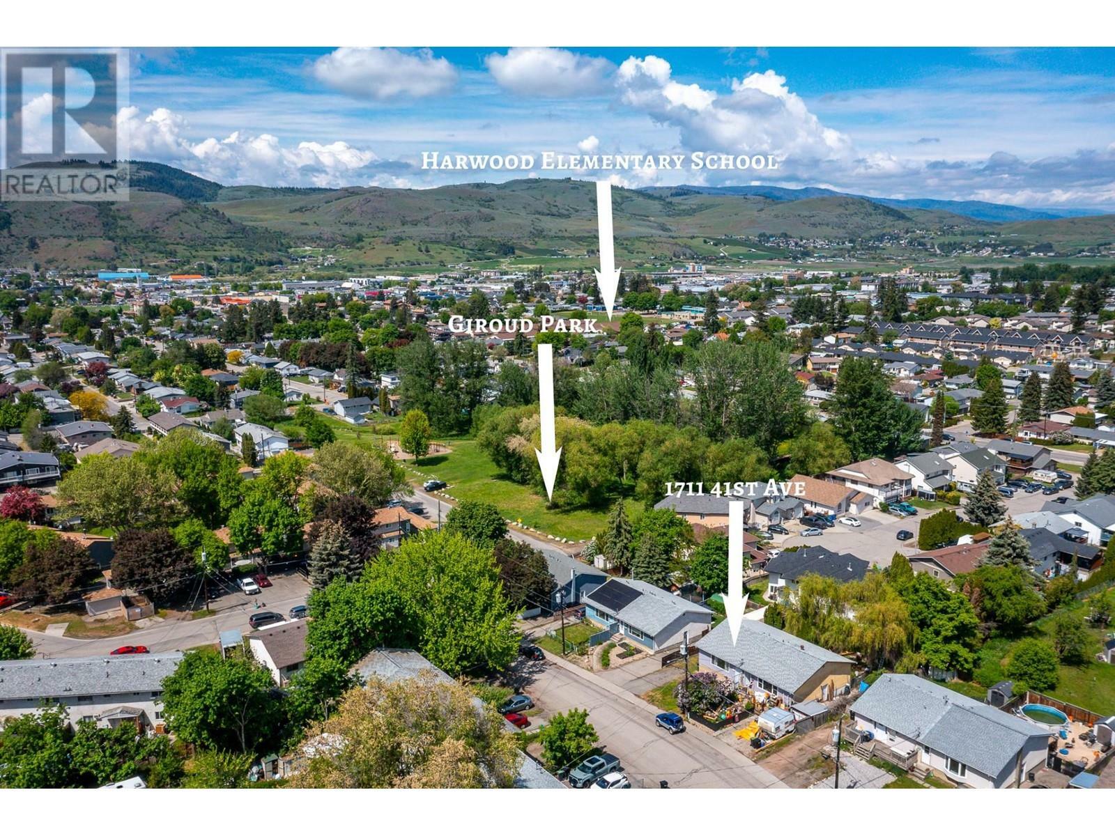 Photo de la propriété: 1711 41 Avenue BC V1T 7M8