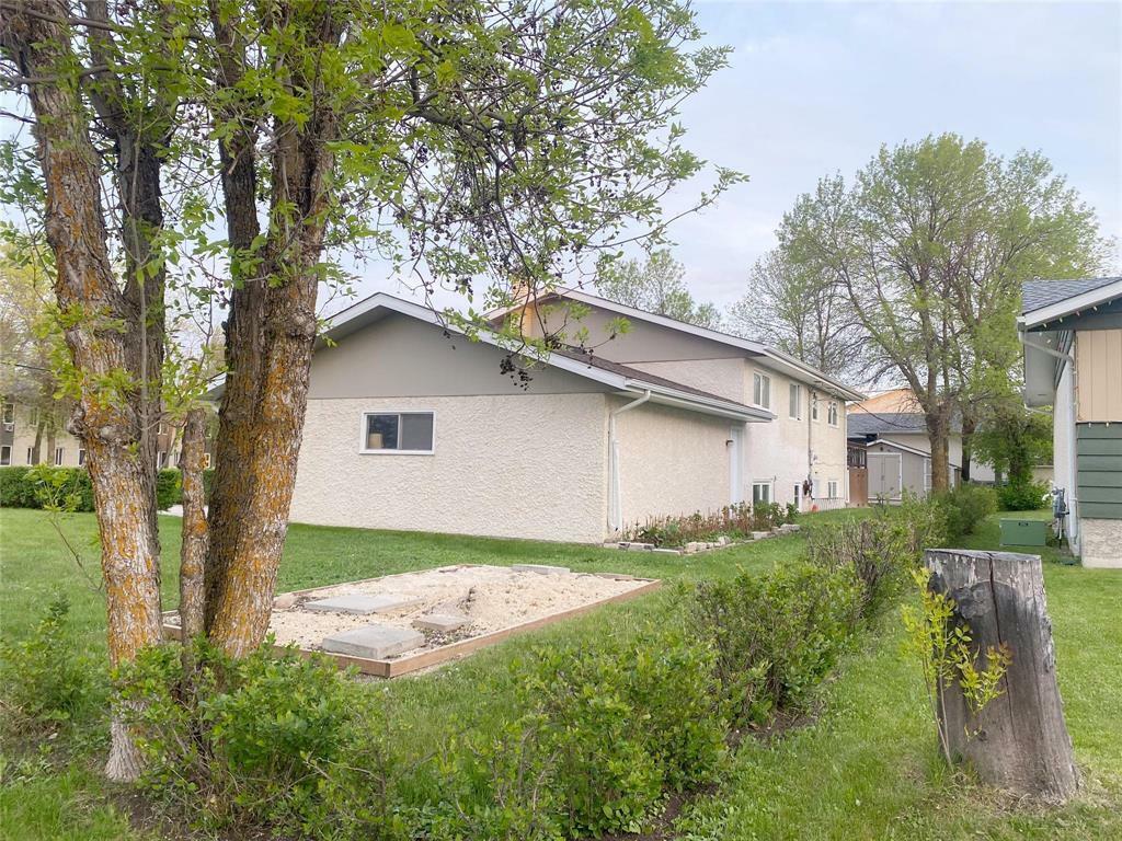 Property Photo: 306 Third Street South MB R0E 0C0