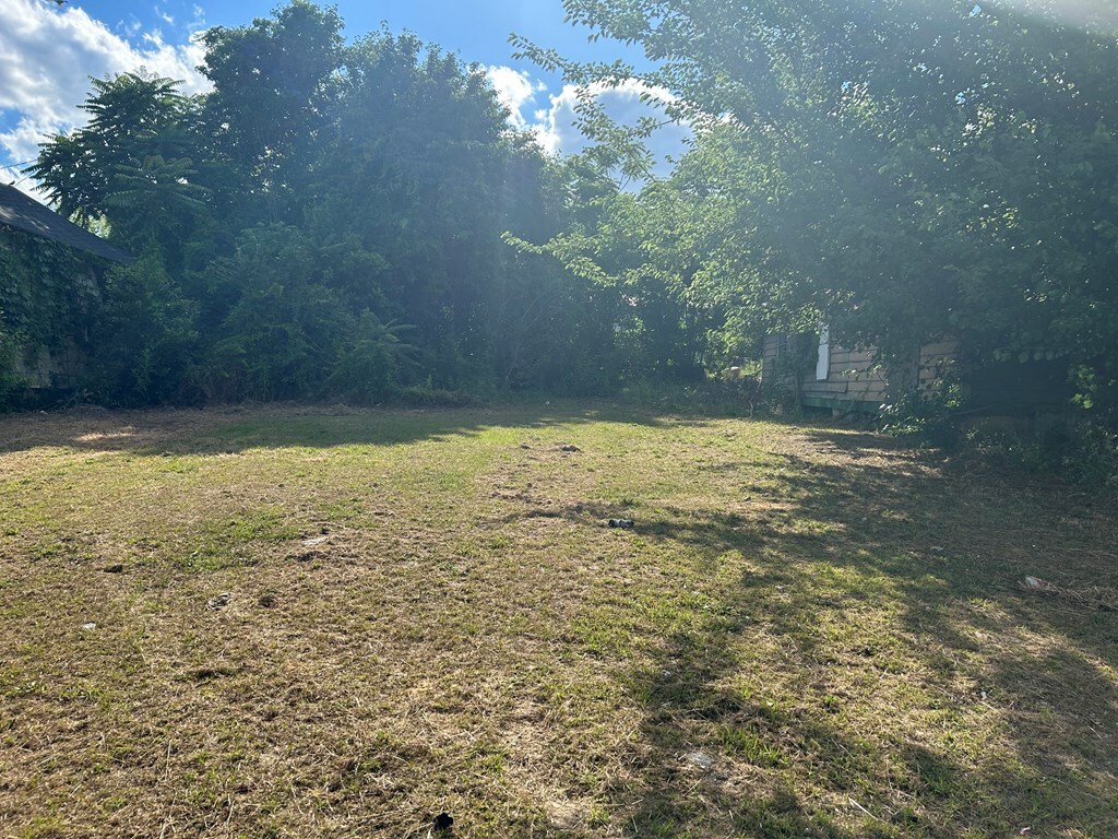 Property Photo: 710 S 8th St GA 31015