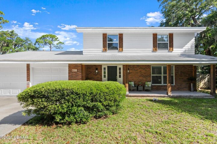Property Photo:  506 Dorset Circle  FL 32119 