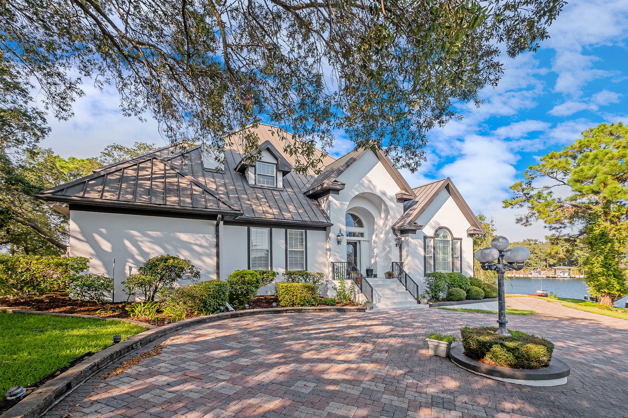 Property Photo: 717 6th Street FL 32541