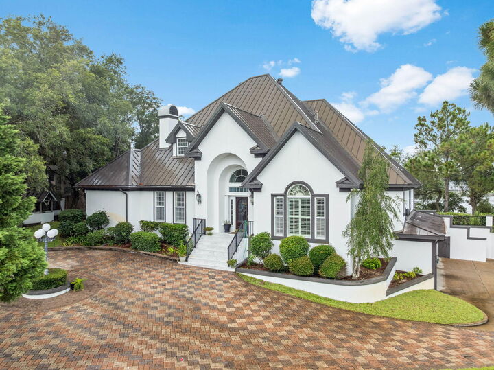 Property Photo: 717 6th Street FL 32541