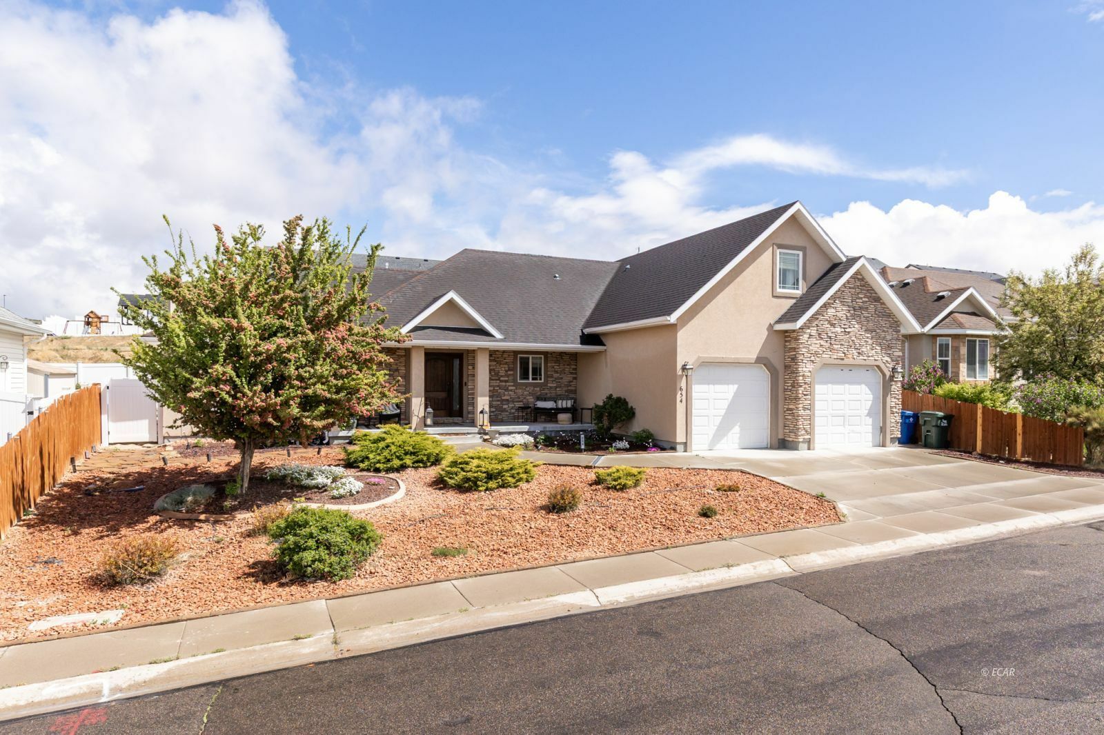 Property Photo: 654 Courtney Drive NV 89801