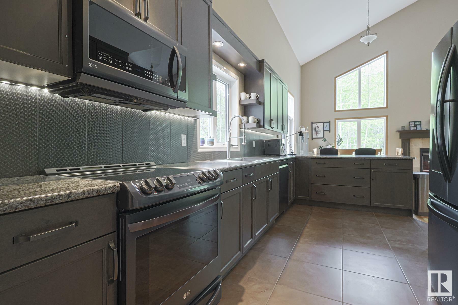 Property Photo: 3B 54129 Rge Road 275 AB T7X 3S4