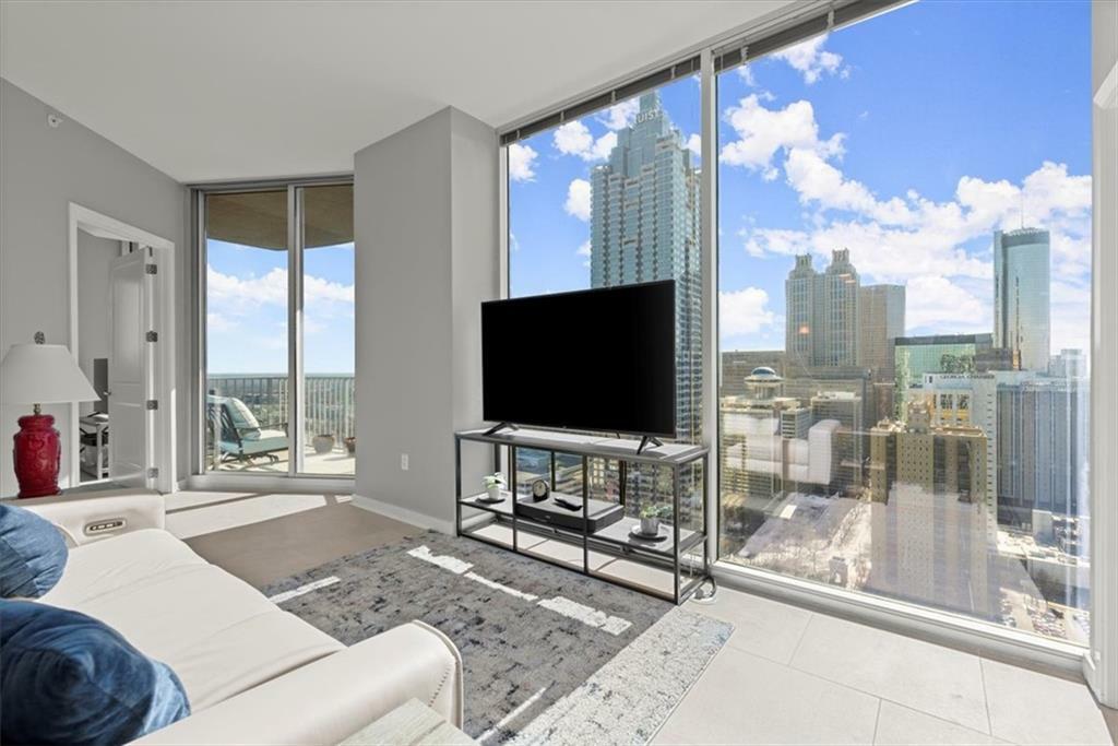 Property Photo: 400 W Peachtree Street NW 3611 GA 30308