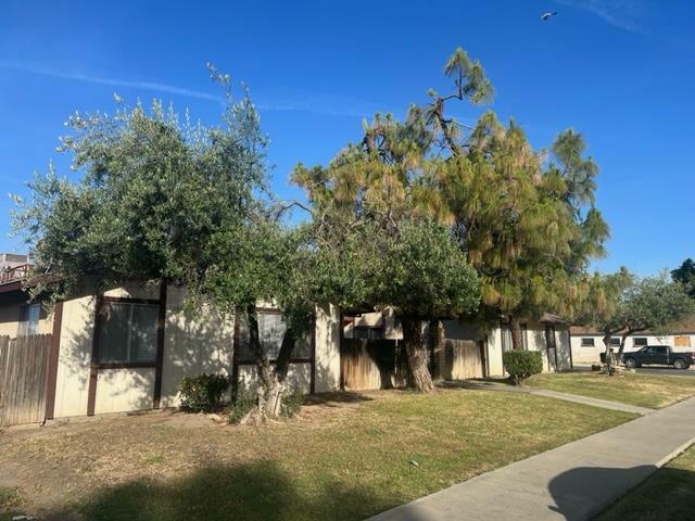 Property Photo: 1402 O Street CA 93622