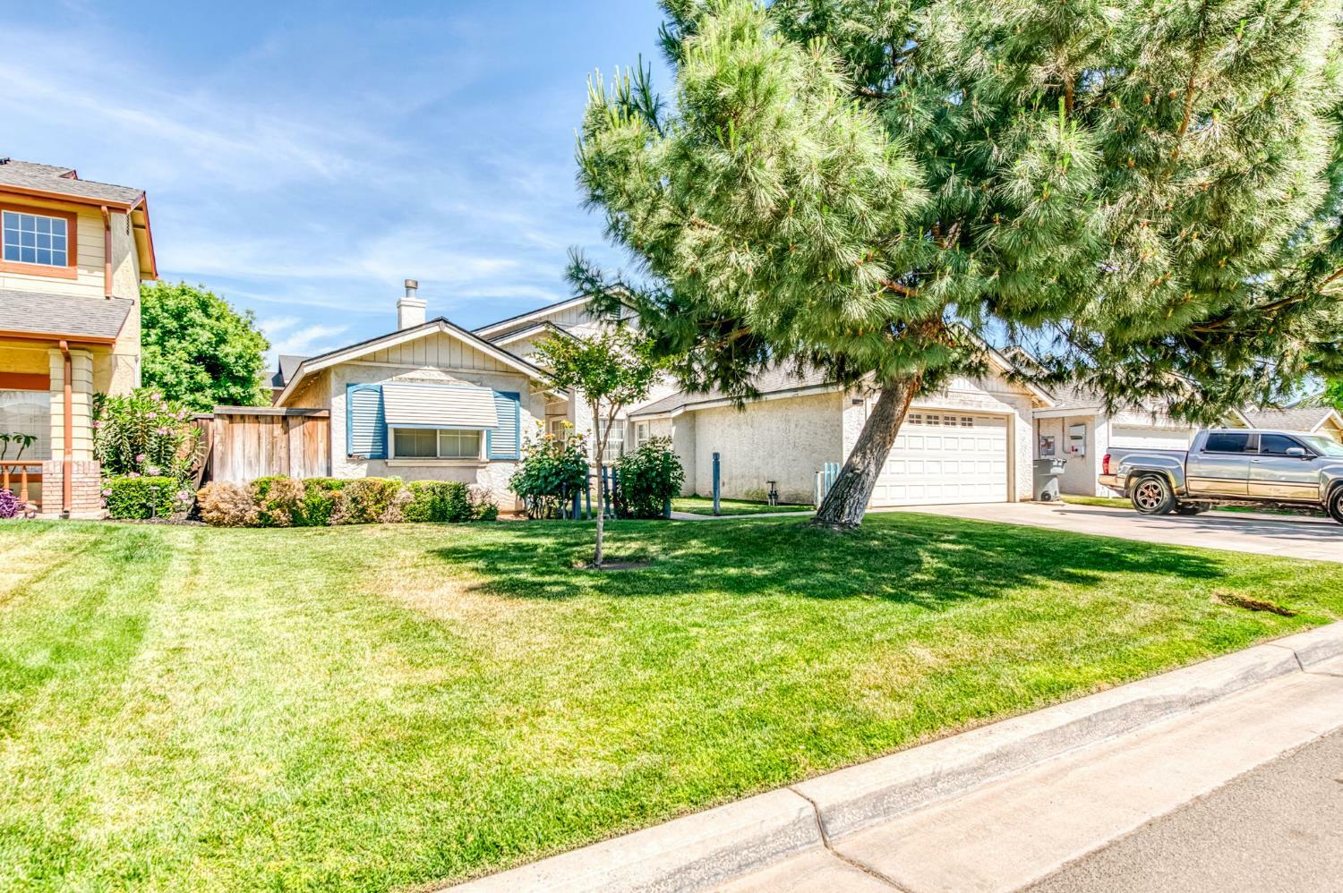 Property Photo: 2670 N Katy Avenue CA 93722