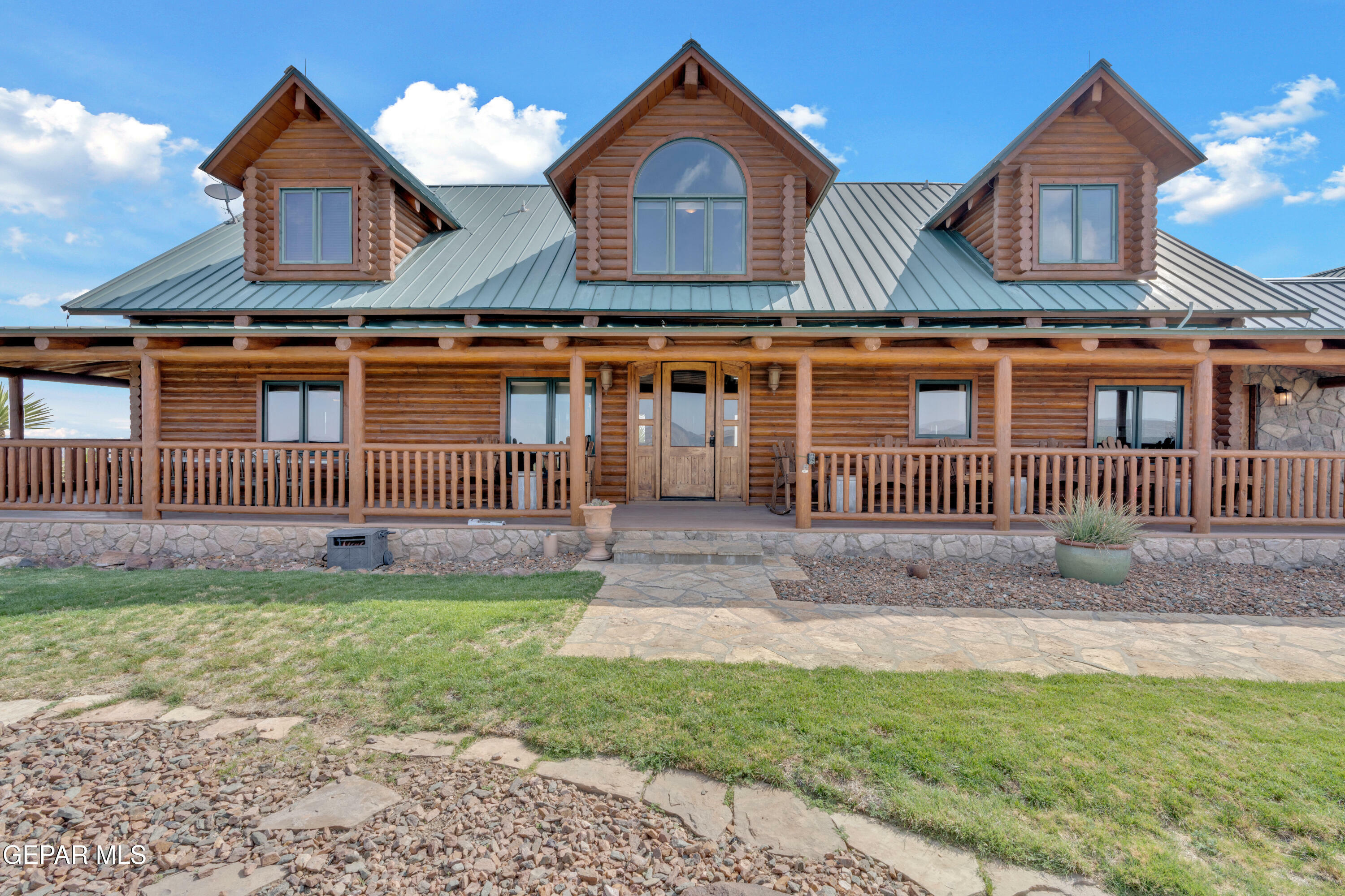 Property Photo: 2 Scenic Ridge Road N TX 99999