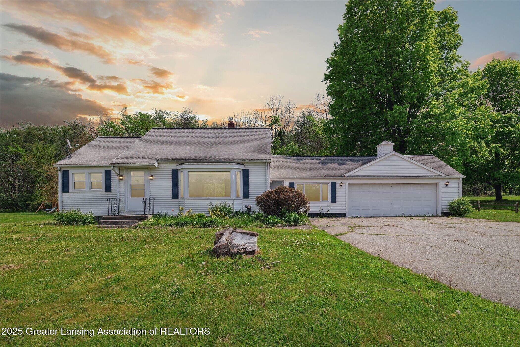 2468 Lansing Road  Charlotte MI 48813 photo