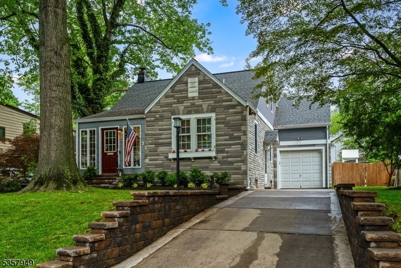 Property Photo: 6 Munsee Dr NJ 07016