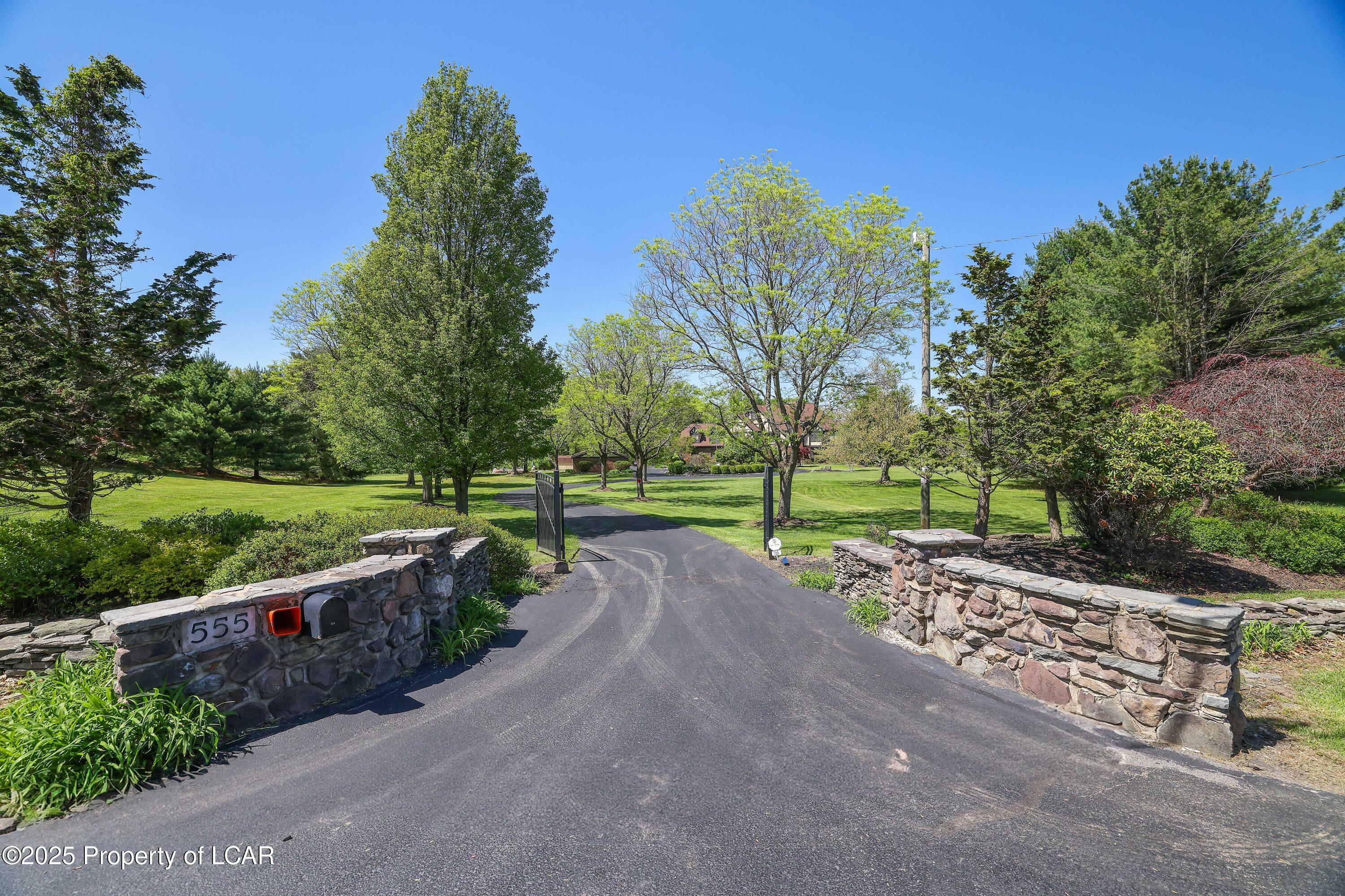 Property Photo:  555 Valley View Road  PA 18612 