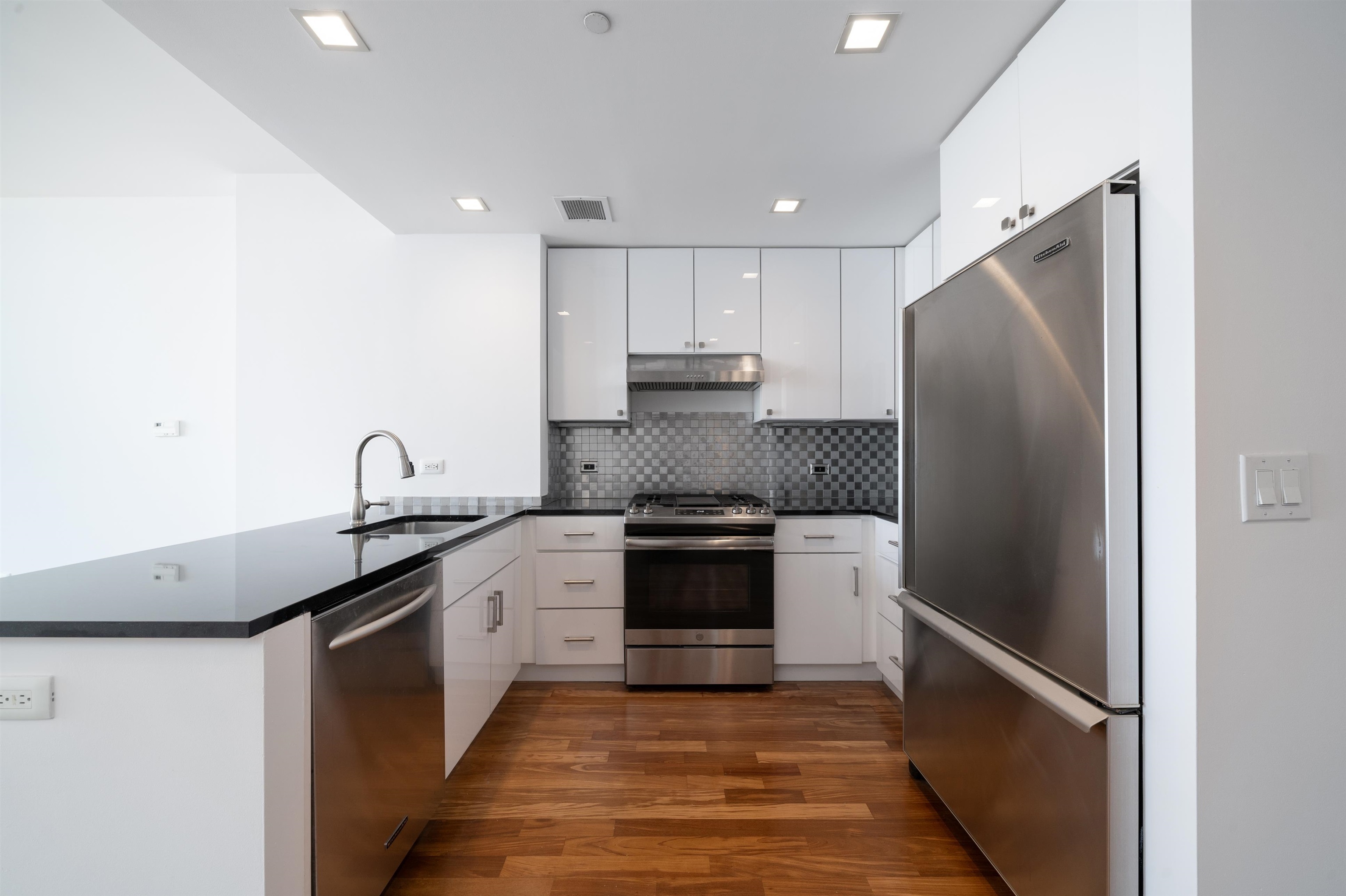 Property Photo: 25 Hudson St Ph904 NJ 07302