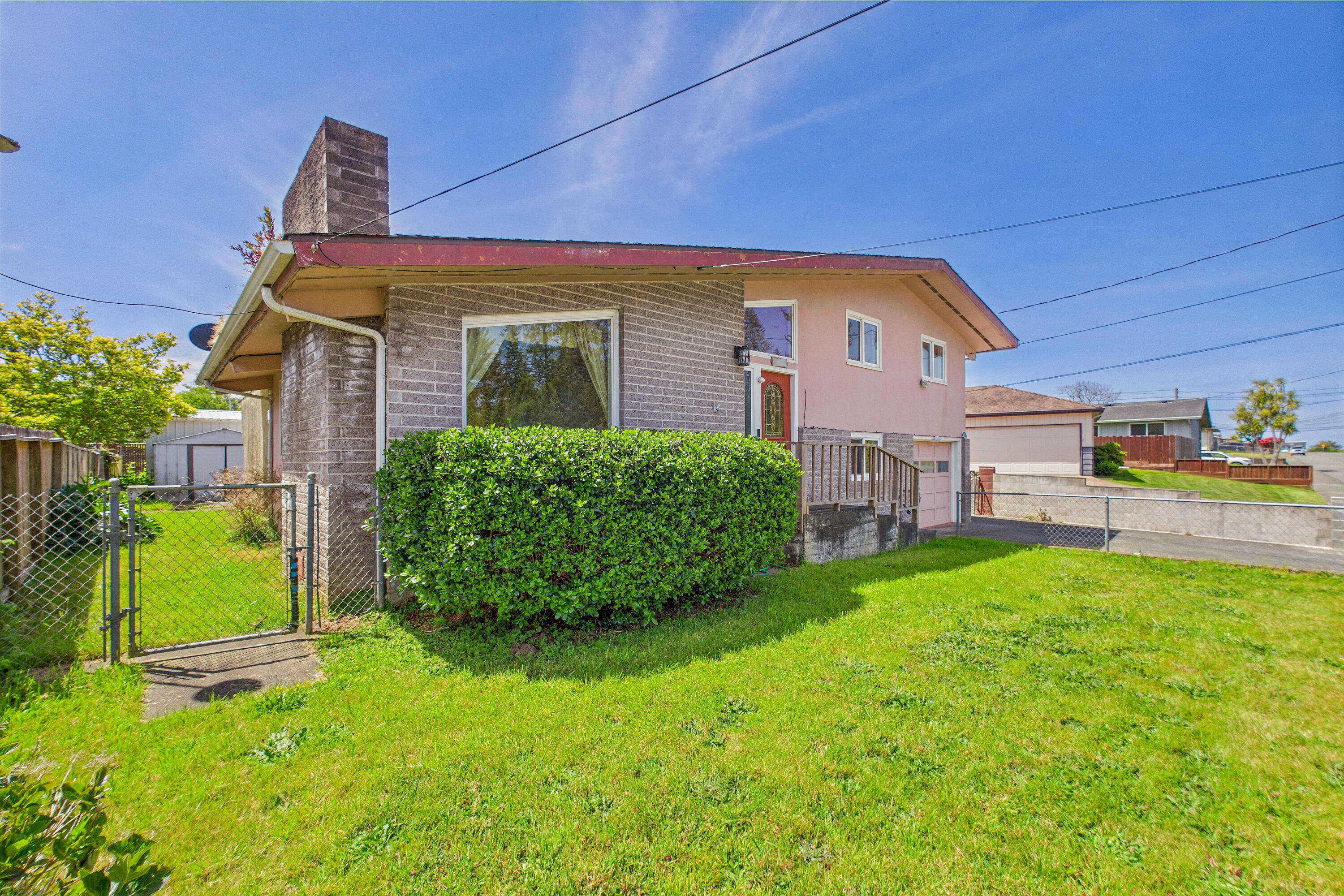Property Photo:  670 Eureka Street  CA 95503 