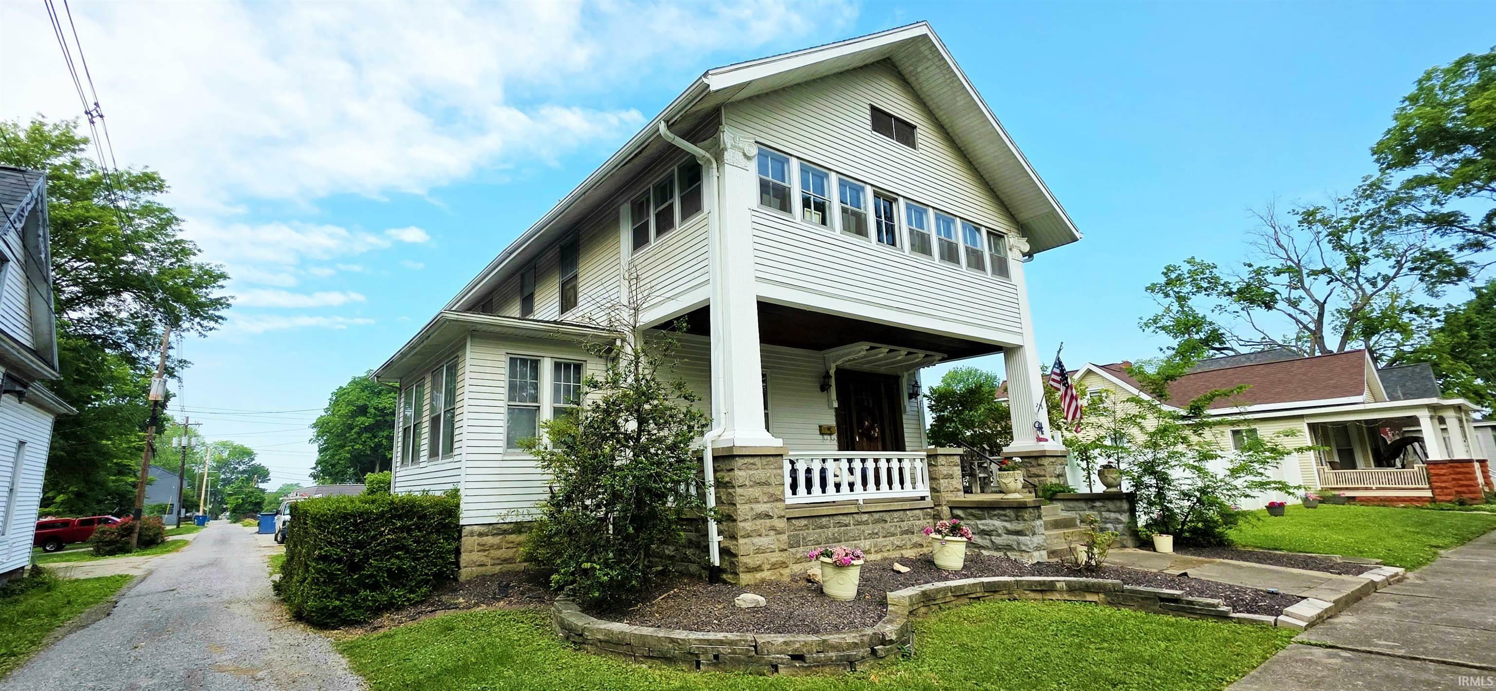 Property Photo: 718 N Cherry Street IL 62439