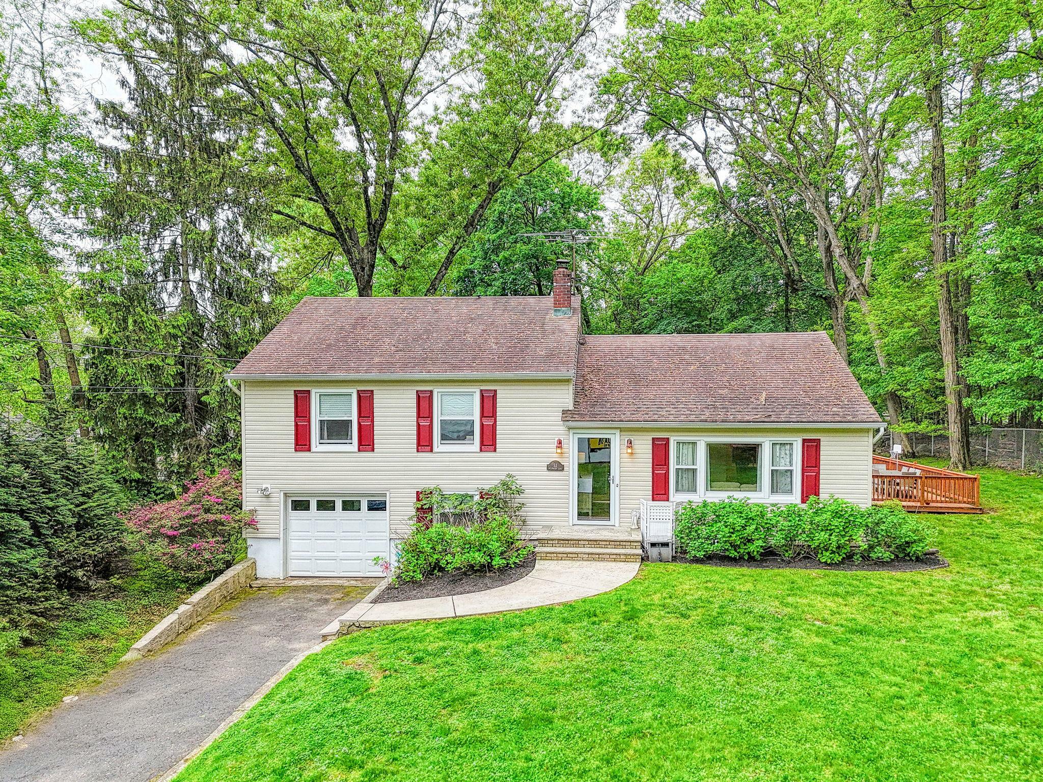 53 Millspaugh Lane  Bardonia NY 10954 photo
