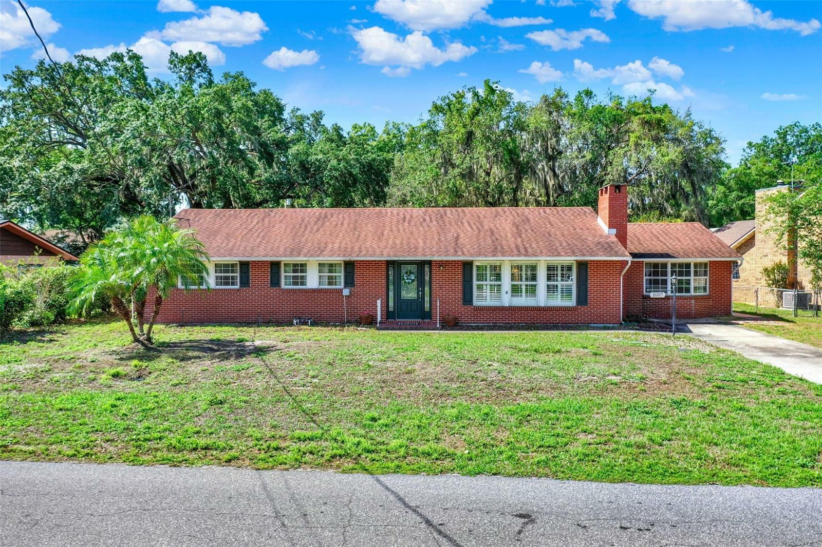Property Photo: 1007 N Shore Drive FL 34748