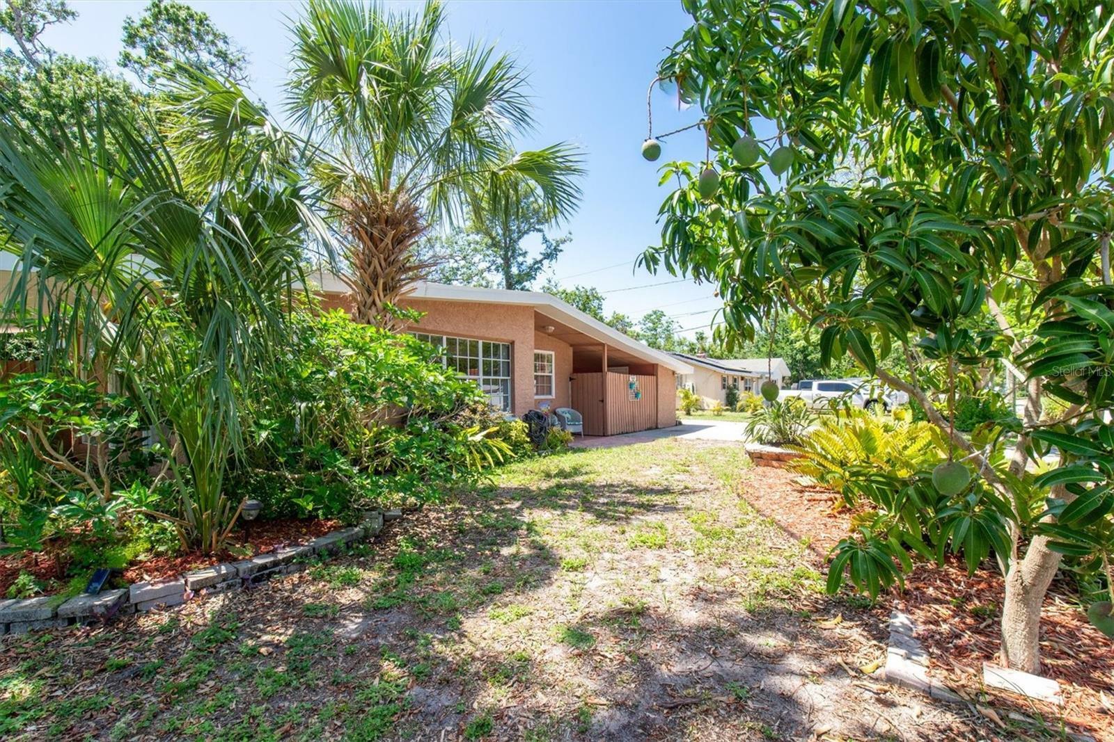 Property Photo: 7401 11th Avenue N FL 33710