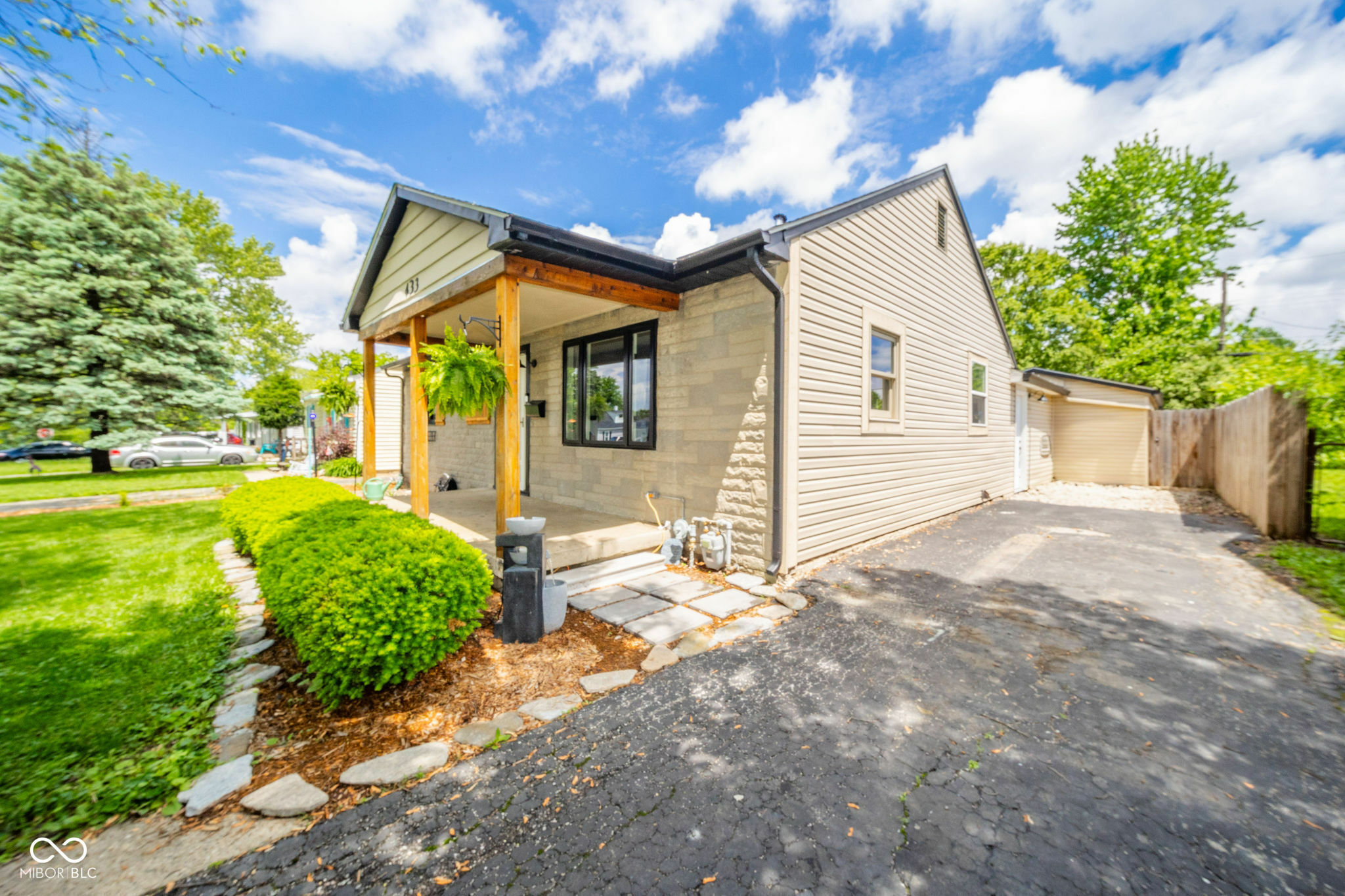 Property Photo:  433 N 15th Avenue  IN 46107 