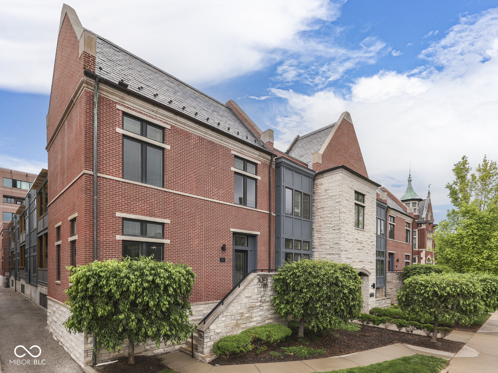 Property Photo: 222 N East Street 103 IN 46204