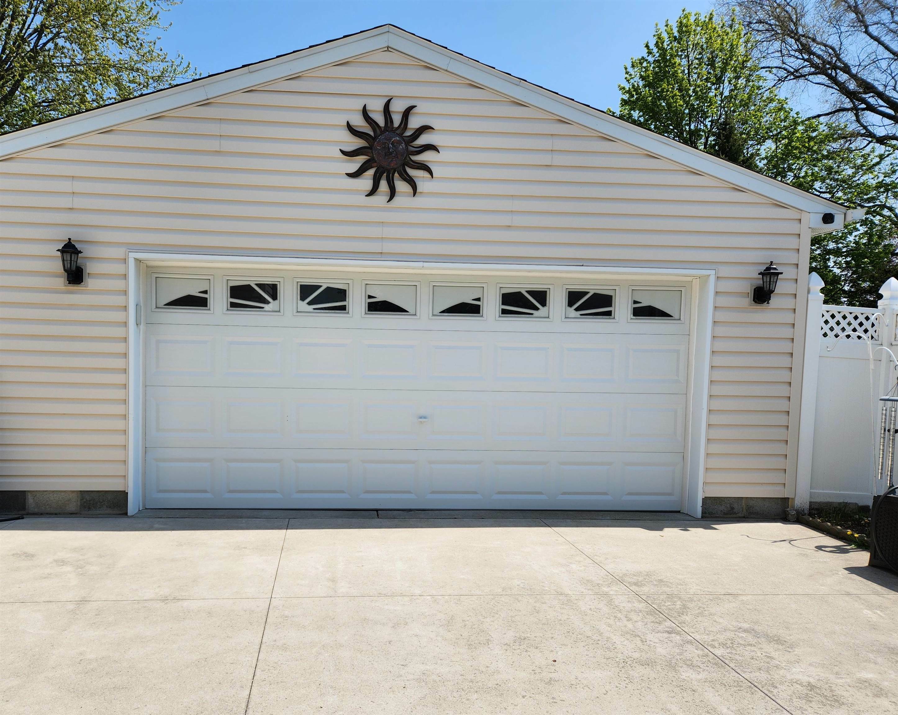 Property Photo: 2001 S Sheridan Street MI 48708