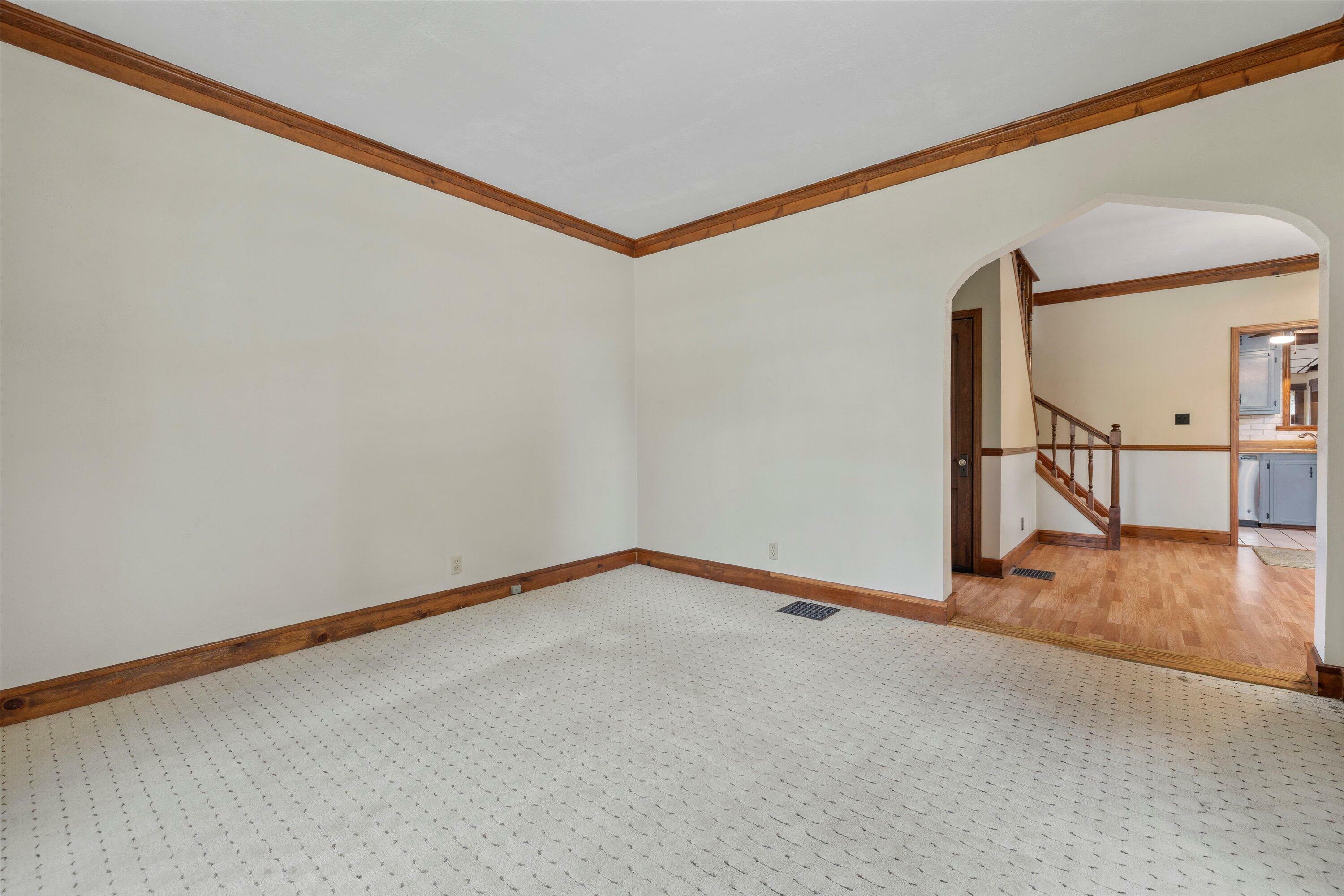 Property Photo: 118 Tenny Ave WI 53186