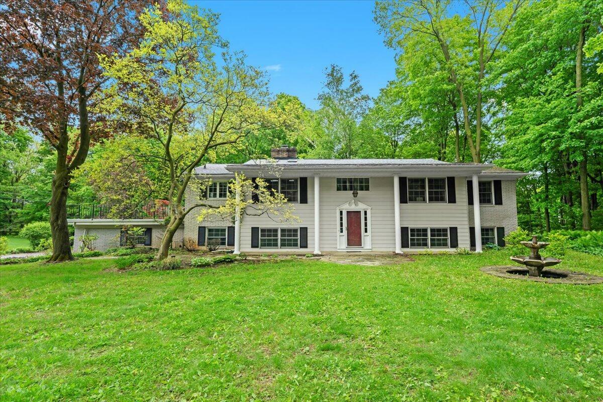 20196 E Whipple Drive  Northville MI 48167 photo