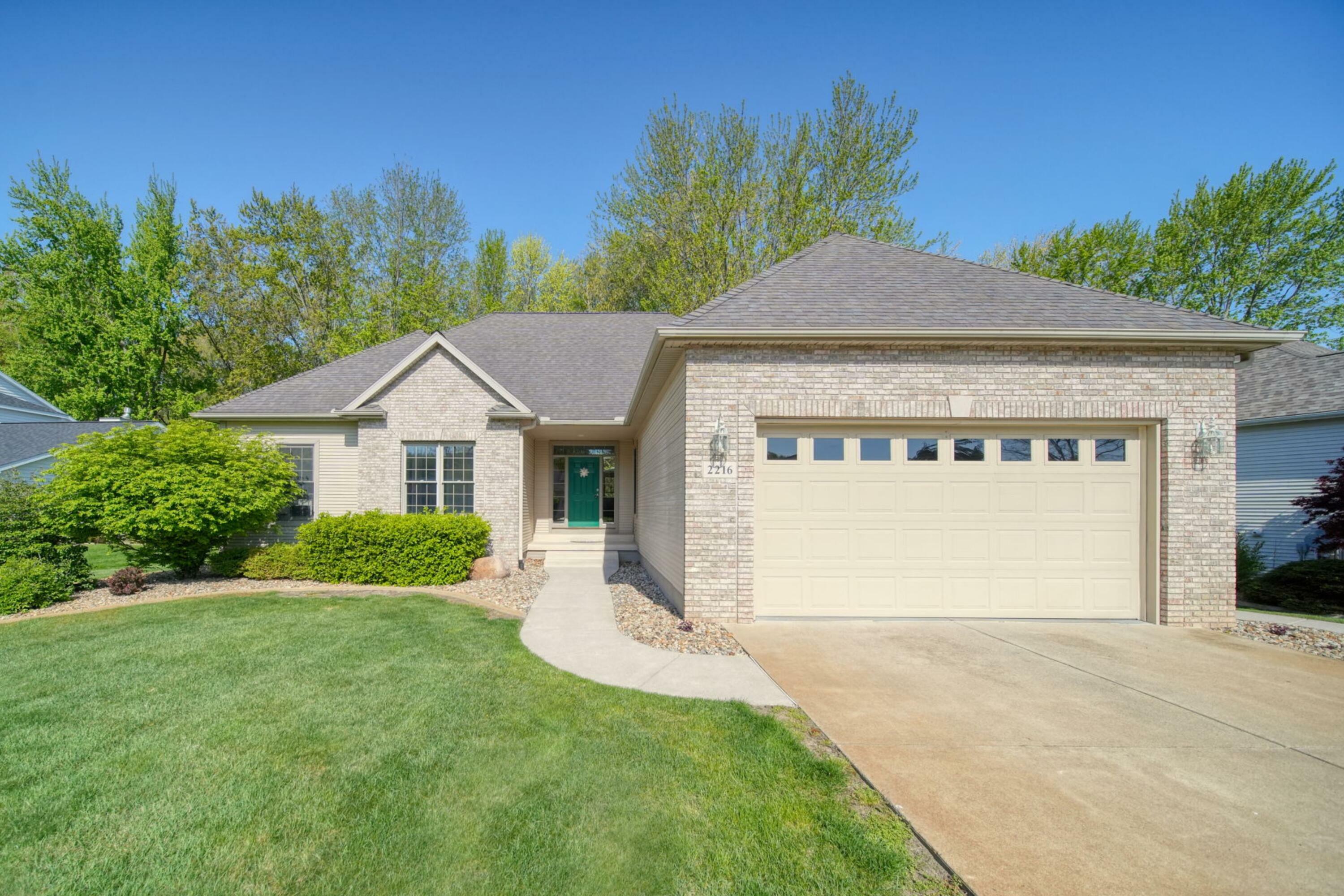 Property Photo: 2216 Lake Wood Drive MI 49203