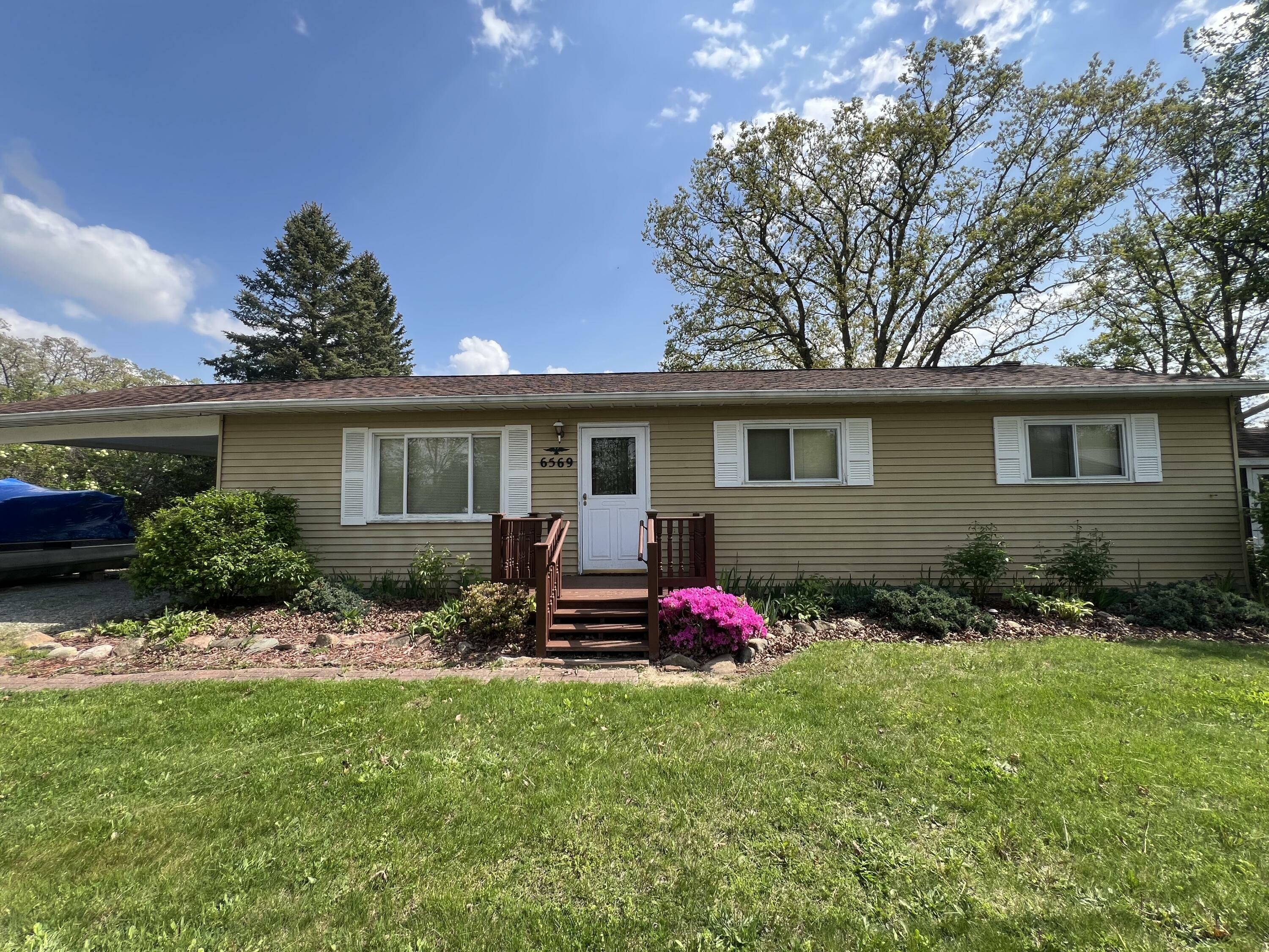 Property Photo: 6569 Bird Lake Rd S Road S MI 49266
