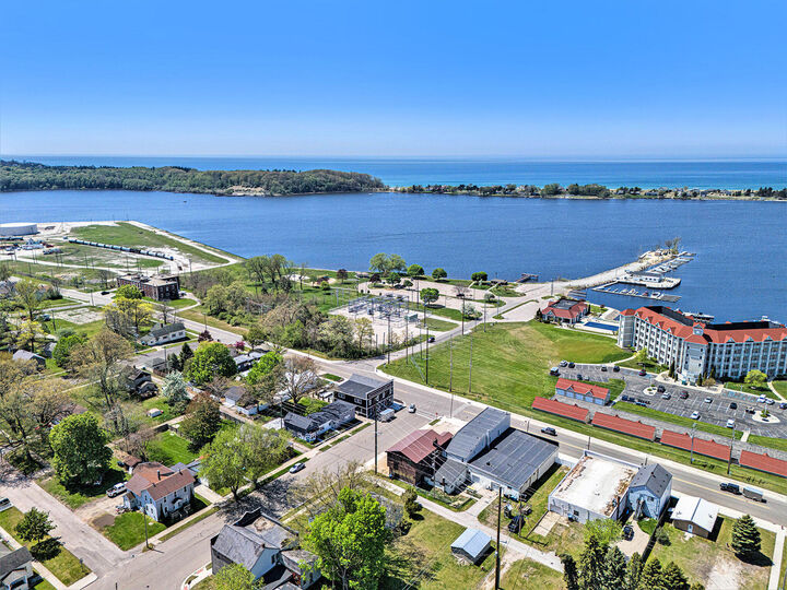 Property Photo: 929 S Washington Avenue MI 49431