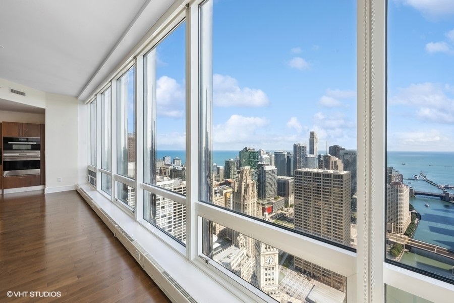 Property Photo: 401 N Wabash Avenue 43J IL 60611