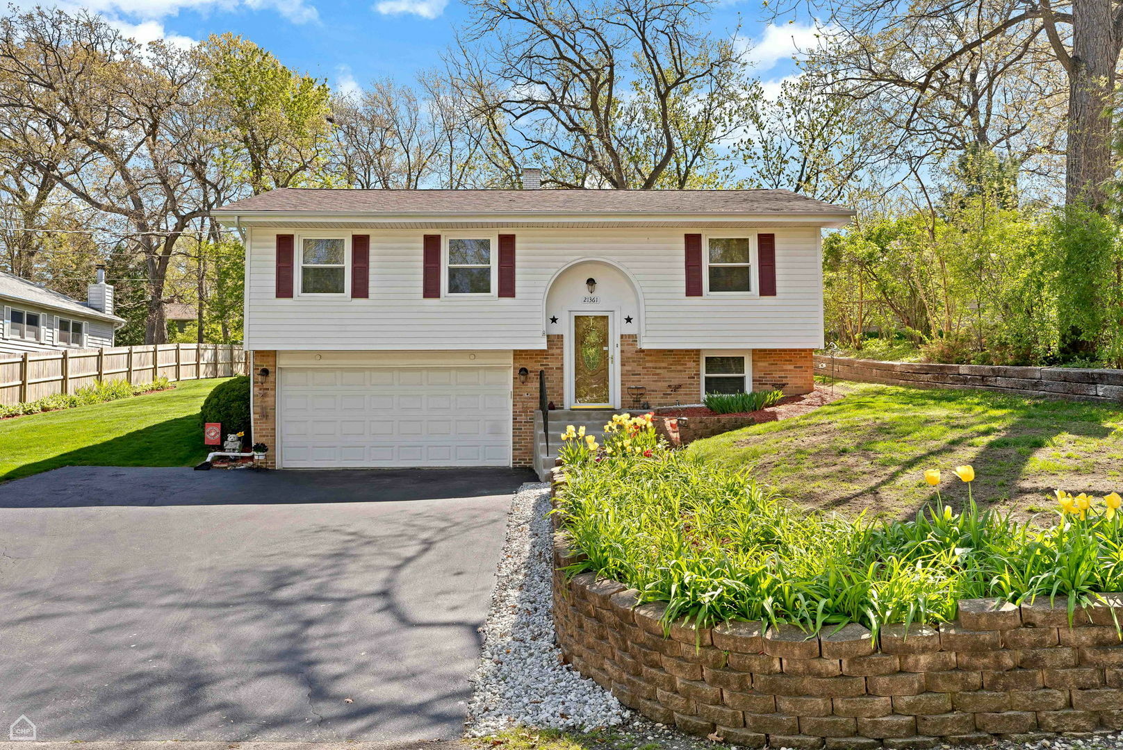 Property Photo:  21361 W Arbor Lane  IL 60047 