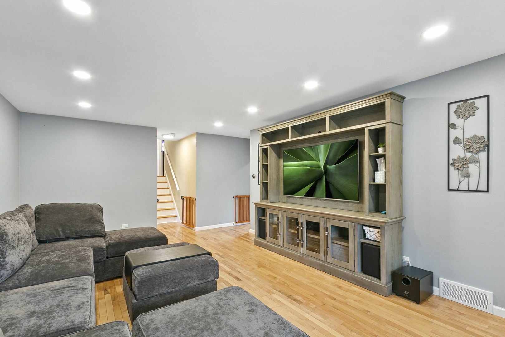 Property Photo: 11017 S Kilbourn Avenue IL 60453