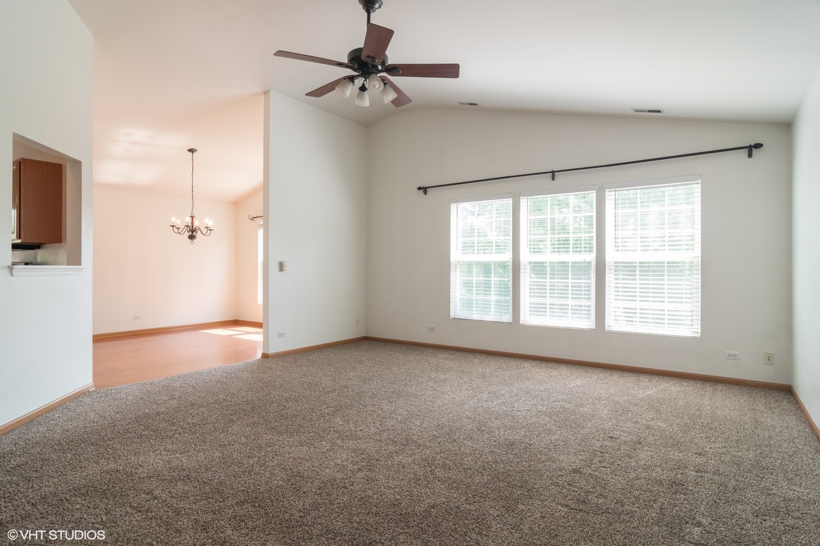 Property Photo: 3126 Ollerton Avenue IL 60502
