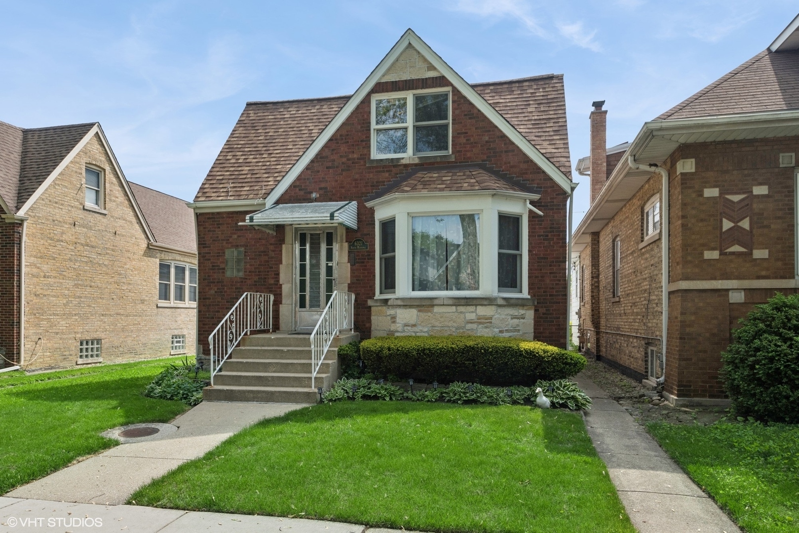 6321 N Merrimac Avenue  Chicago IL 60646 photo