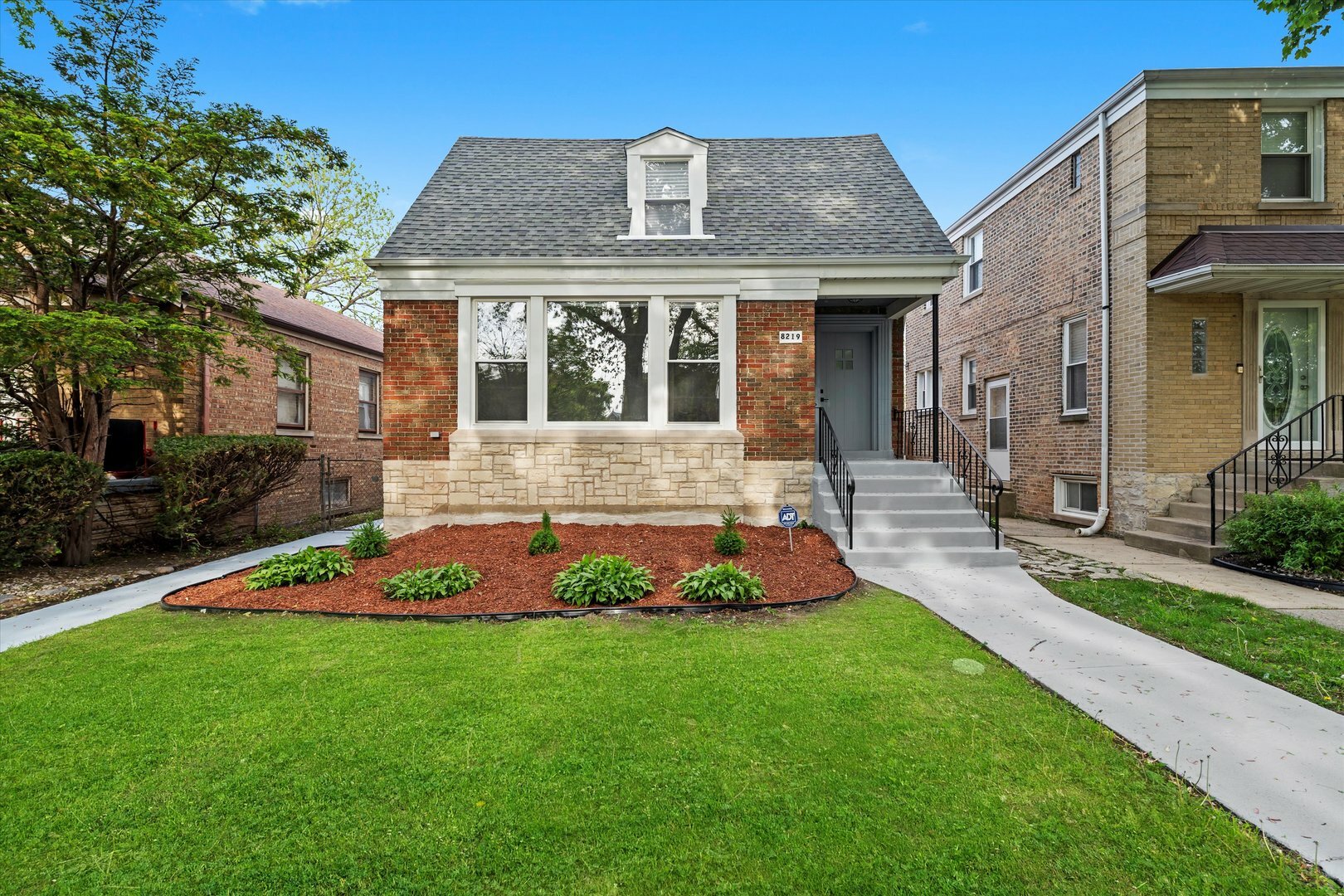 Property Photo: 8219 S Sawyer Avenue IL 60652
