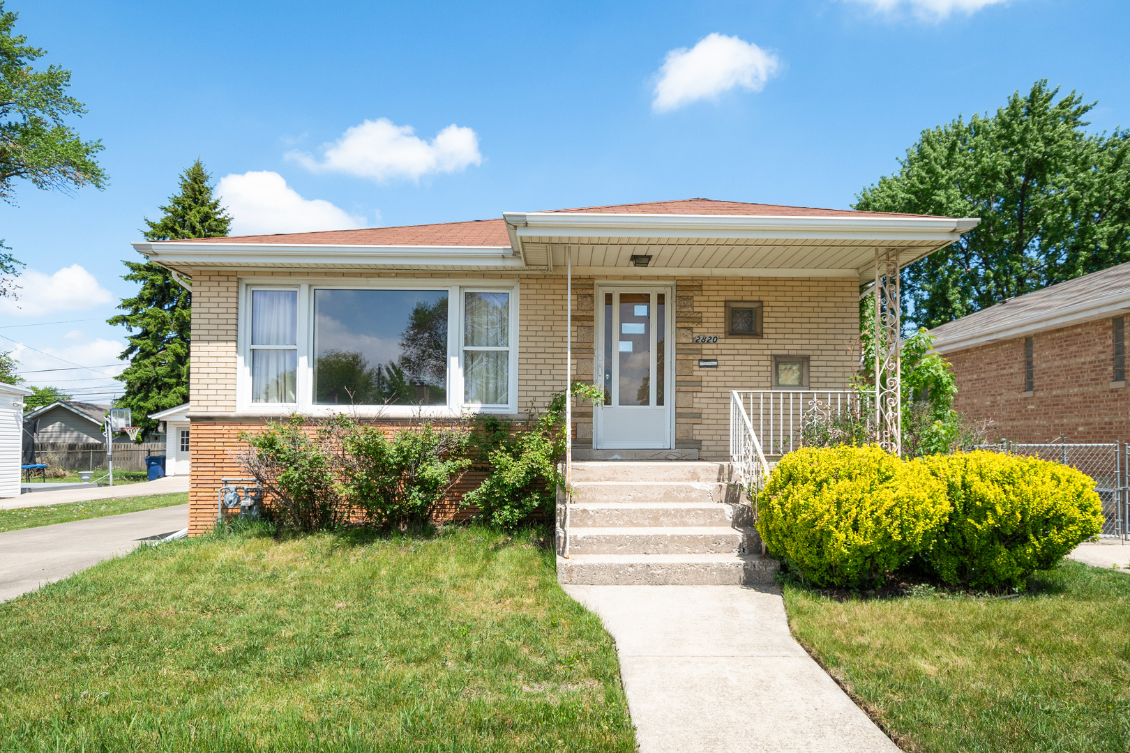 Property Photo: 2820 W 100th Place IL 60805