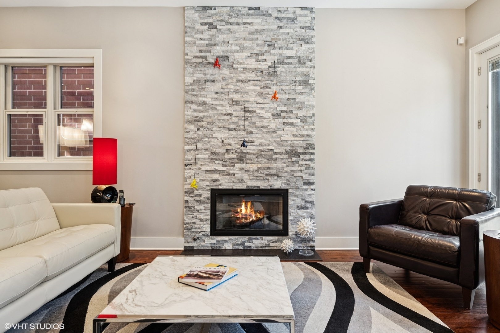 Property Photo: 3005 N Honore Street IL 60657