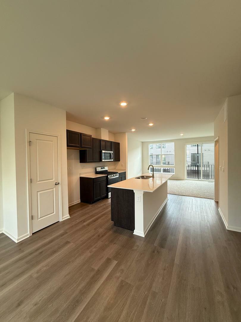 Property Photo: 347 Summit Circle IL 60148