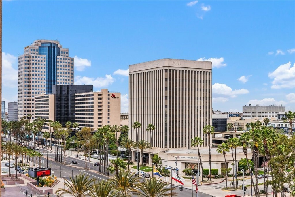 Property Photo:  388 E E. Ocean #811  CA 90802 