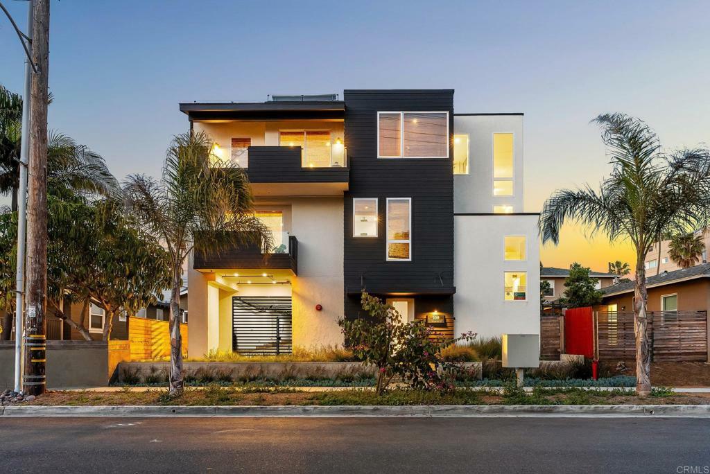 Property Photo:  508 N Tremont Street B  CA 92054 