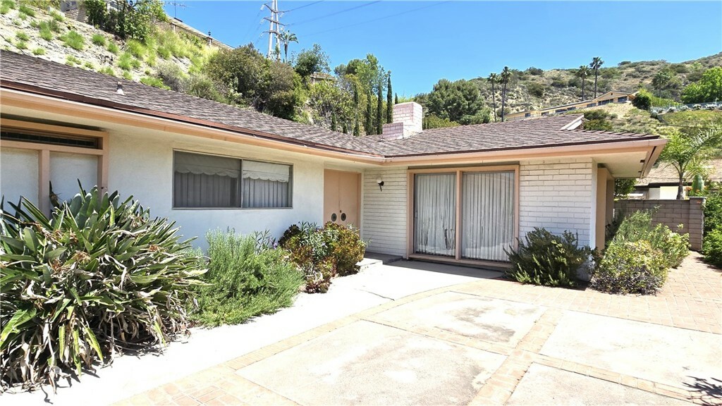 Property Photo: 2463 Las Positas Road CA 91208