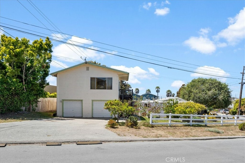 Property Photo:  998 Balboa Street  CA 93442 