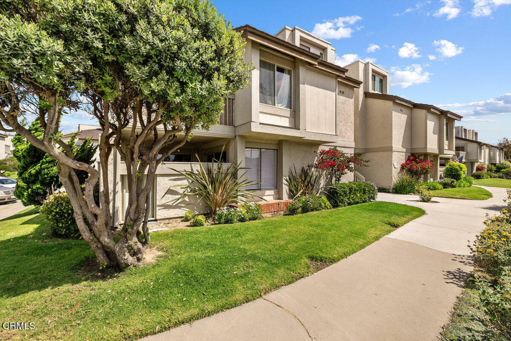 Property Photo: 3107 Harbor Boulevard CA 93035
