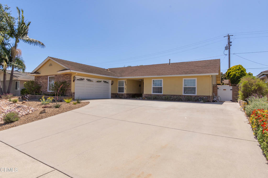 Property Photo: 611 Montgomery Avenue CA 93004