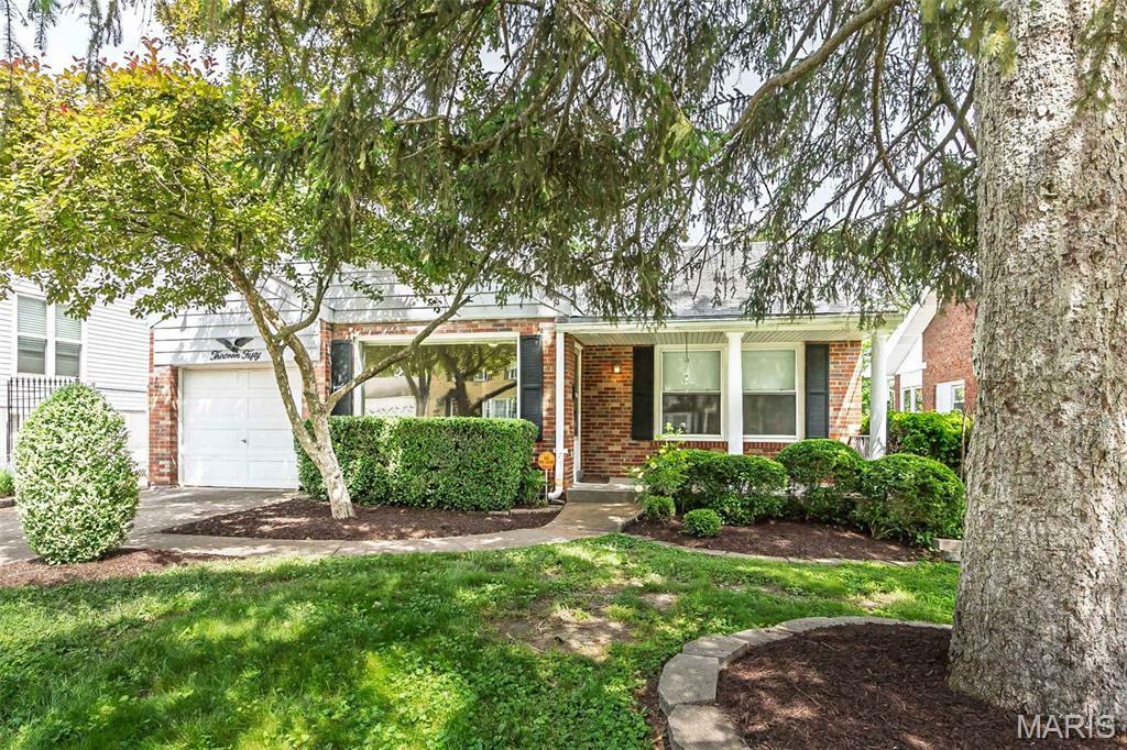 Property Photo: 1350 Monier Place MO 63122