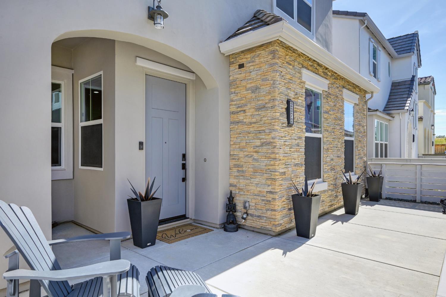 Property Photo: 2372 Bastogne CA 95818