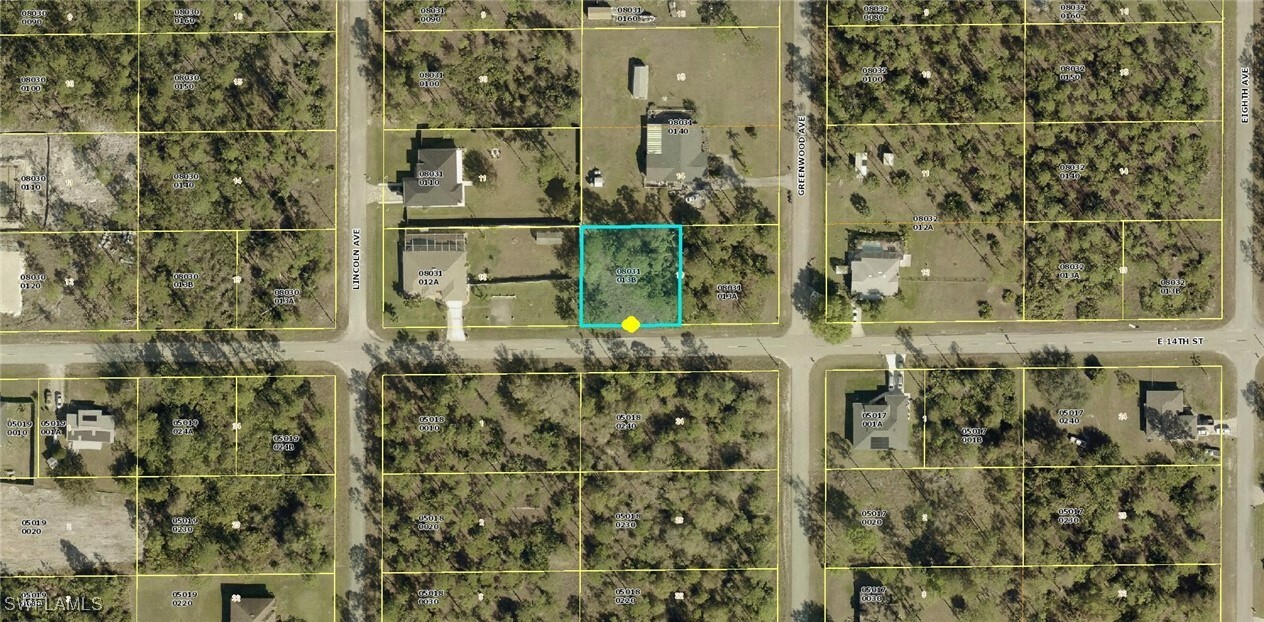 Property Photo: 605 E 14th Street FL 33972
