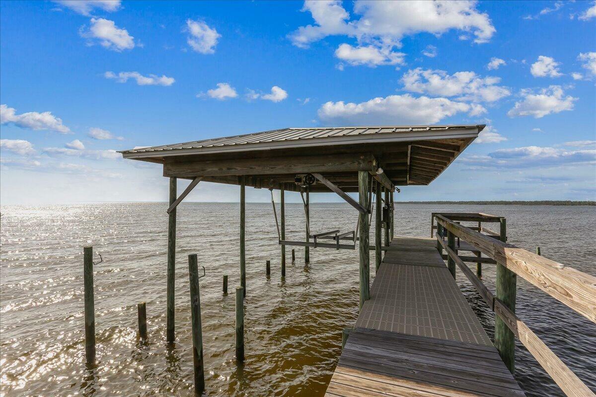 Property Photo: 6790 E East Bay Boulevard FL 32566
