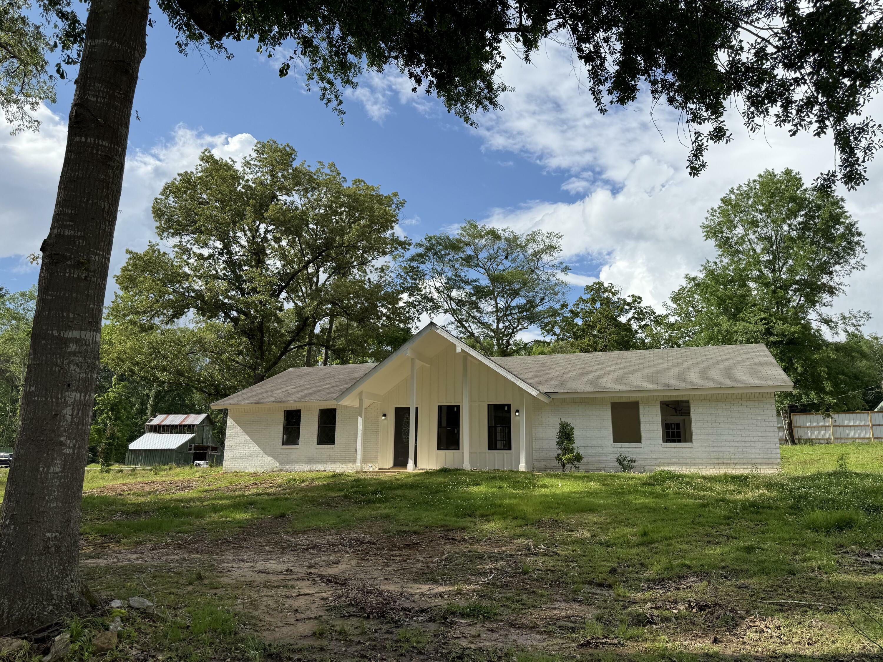Property Photo:  119 Road 1252  MS 38857 